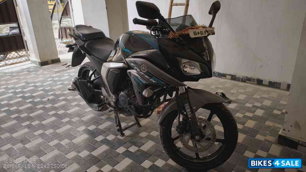 Blue Yamaha Fazer FI V2 Blue Yamaha Fazer FI V2