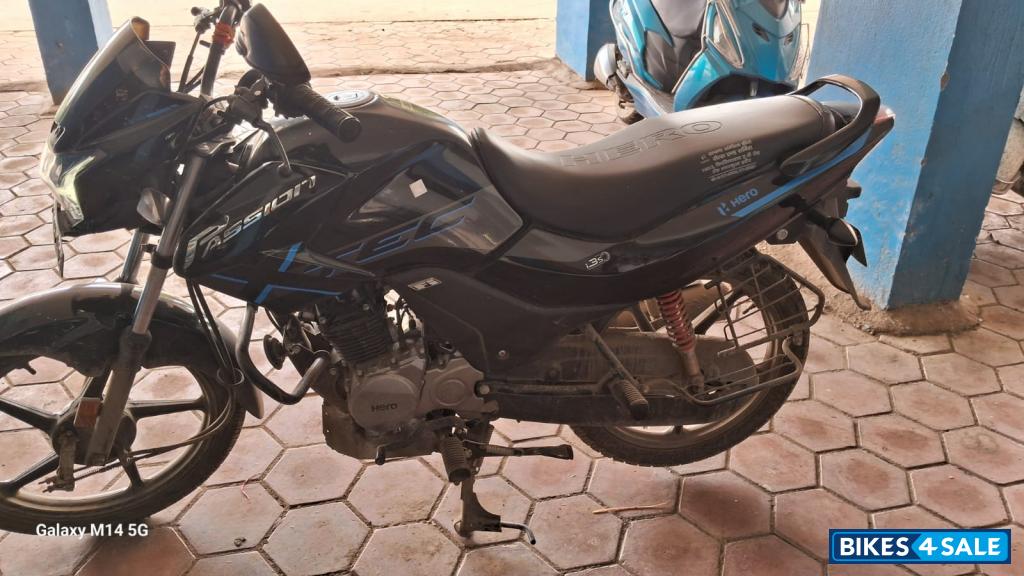 Black/blue Hero Passion XTec