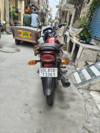 Red Bajaj Platina 100 ES