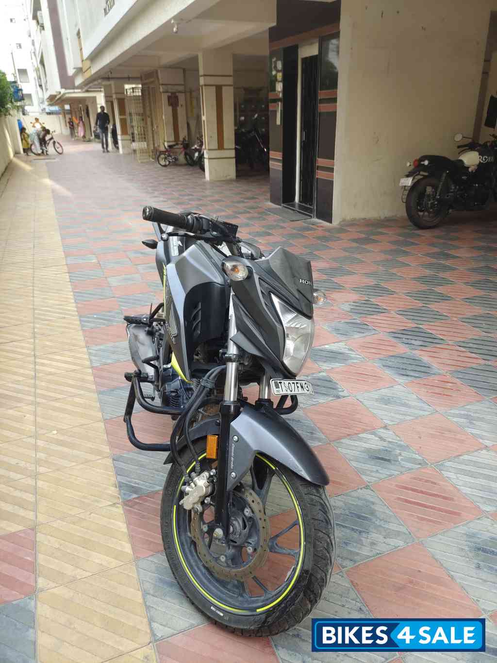 Green/ Black Honda CB Hornet 160R ABS