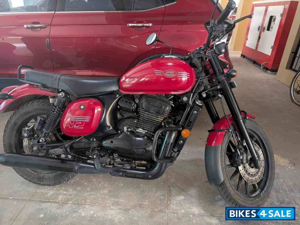 Jawa 42 Dual Channel ABS Orion Red Jawa 42 Dual Channel ABS Orion Red