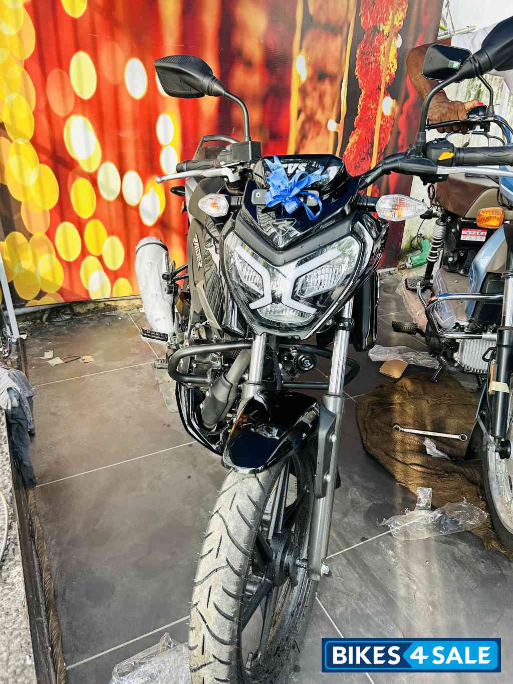 TVS Raider Split Seat