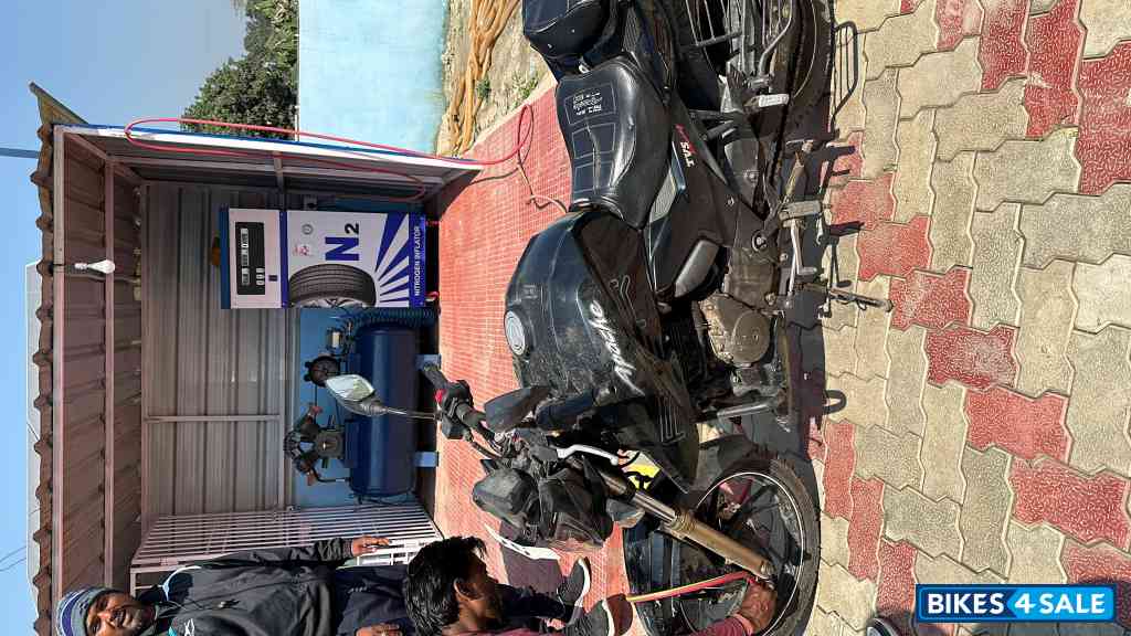 TVS Apache RTR 200 4V