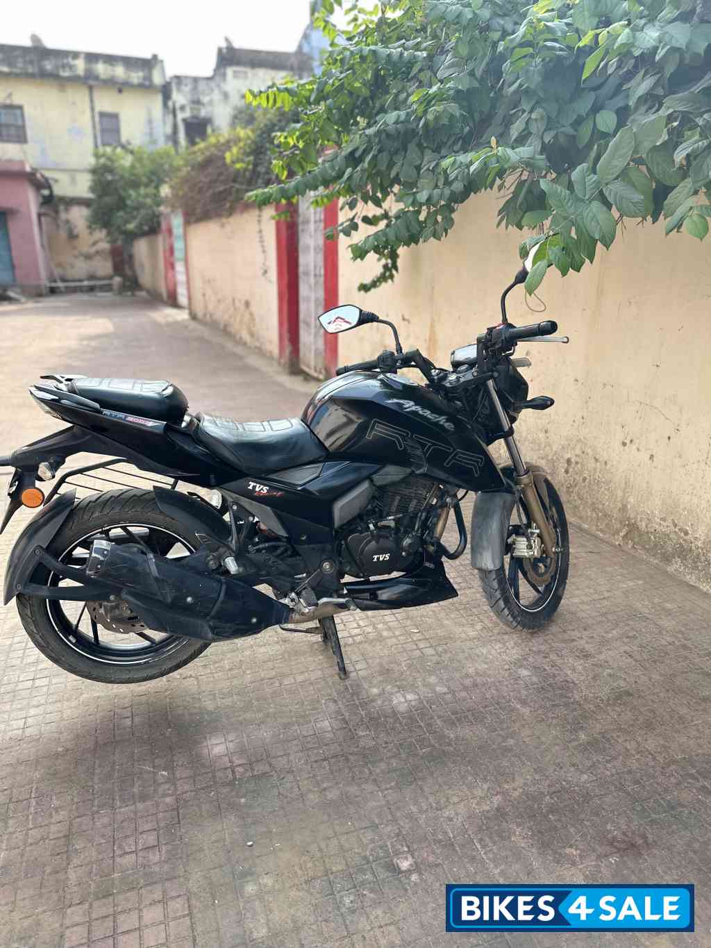 TVS Apache RTR 200 4V