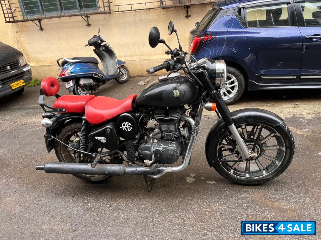 Matt Black Royal Enfield Classic 350