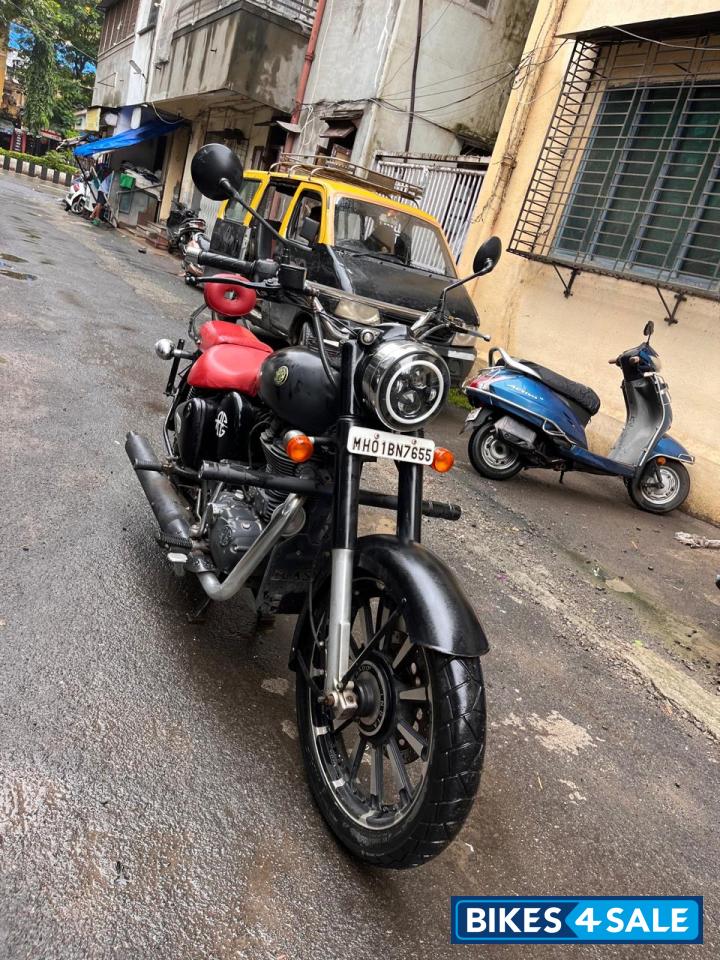 Matt Black Royal Enfield Classic 350 Matt Black Royal Enfield Classic 350