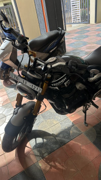 Black Triumph Speed 400