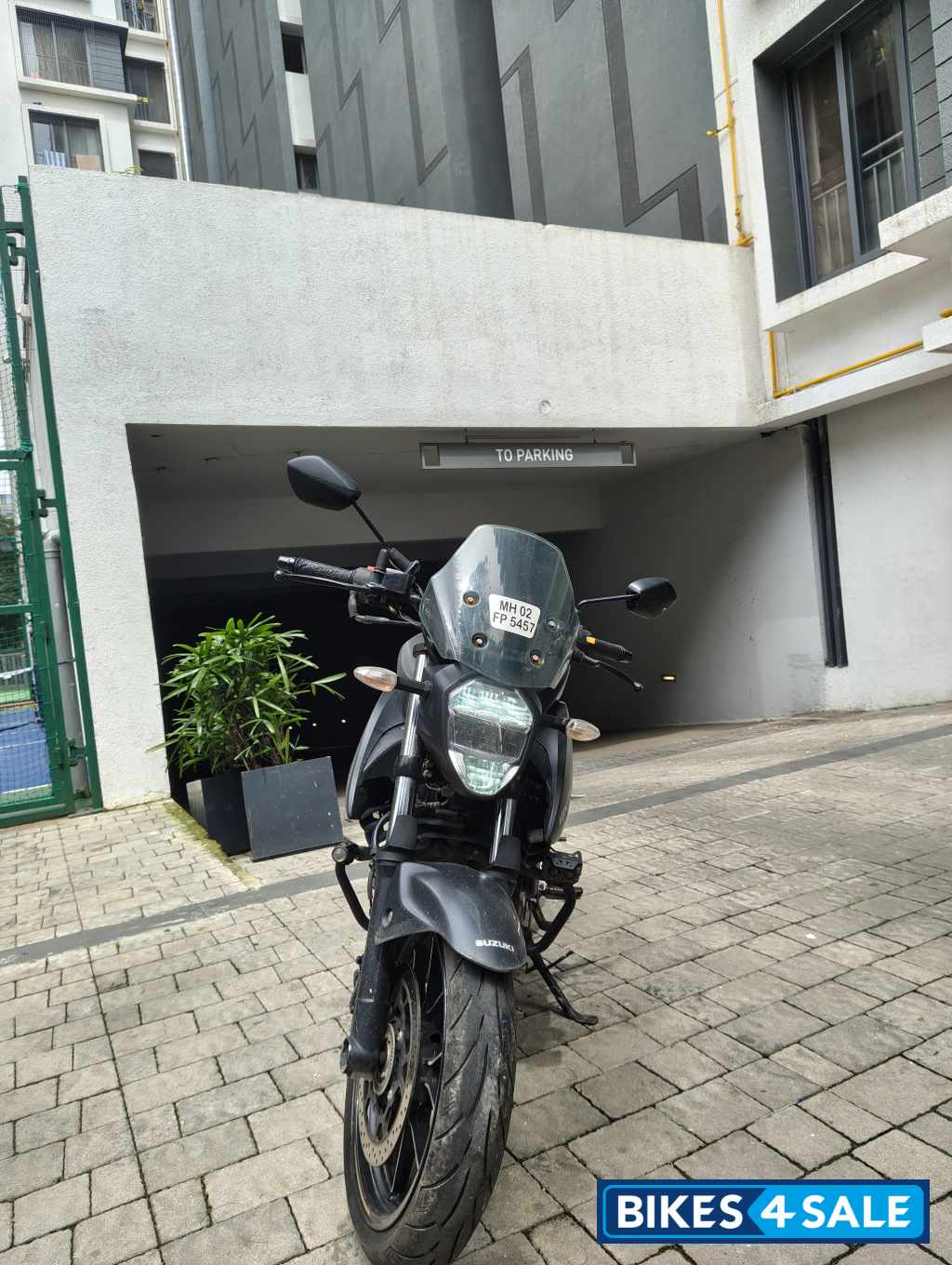 Black Suzuki Gixxer 250 BS6