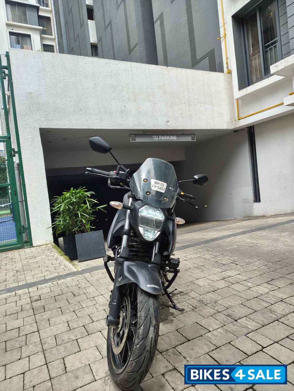 Black Suzuki Gixxer 250 BS6