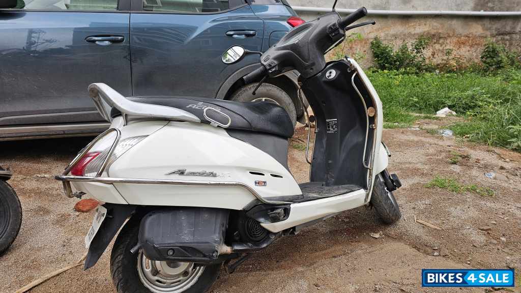 White Honda Activa