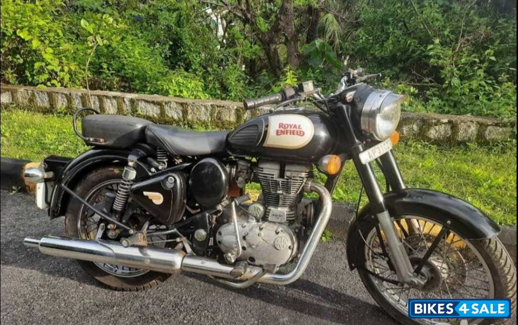 Black Royal Enfield Classic 350