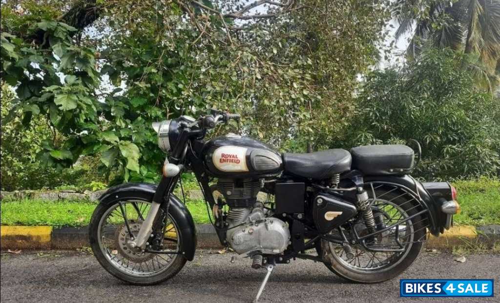 Black Royal Enfield Classic 350