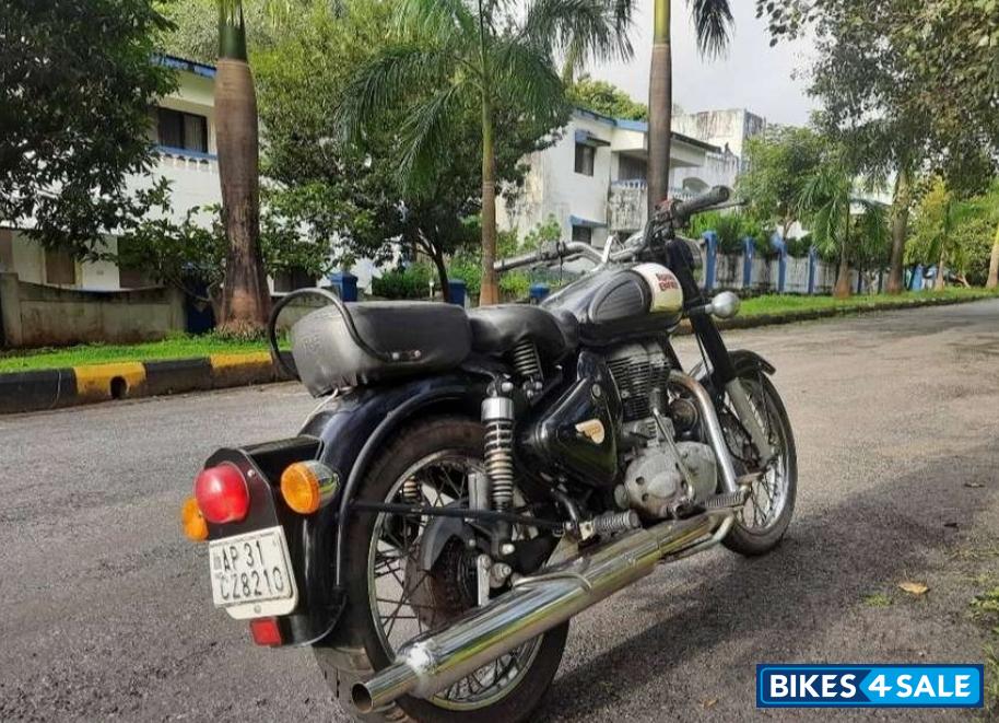 Black Royal Enfield Classic 350