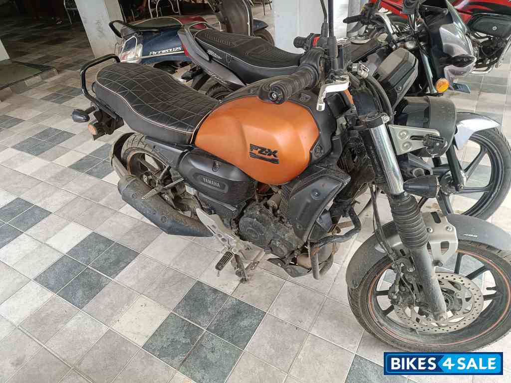 Orange Yamaha FZ-X