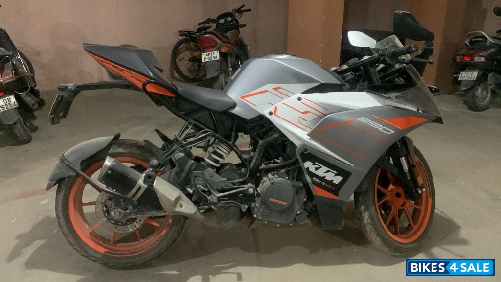 Matt Silver KTM RC 390 2020 Matt Silver KTM RC 390 2020