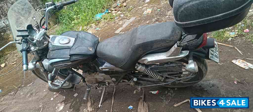 Bajaj Avenger Cruise 220