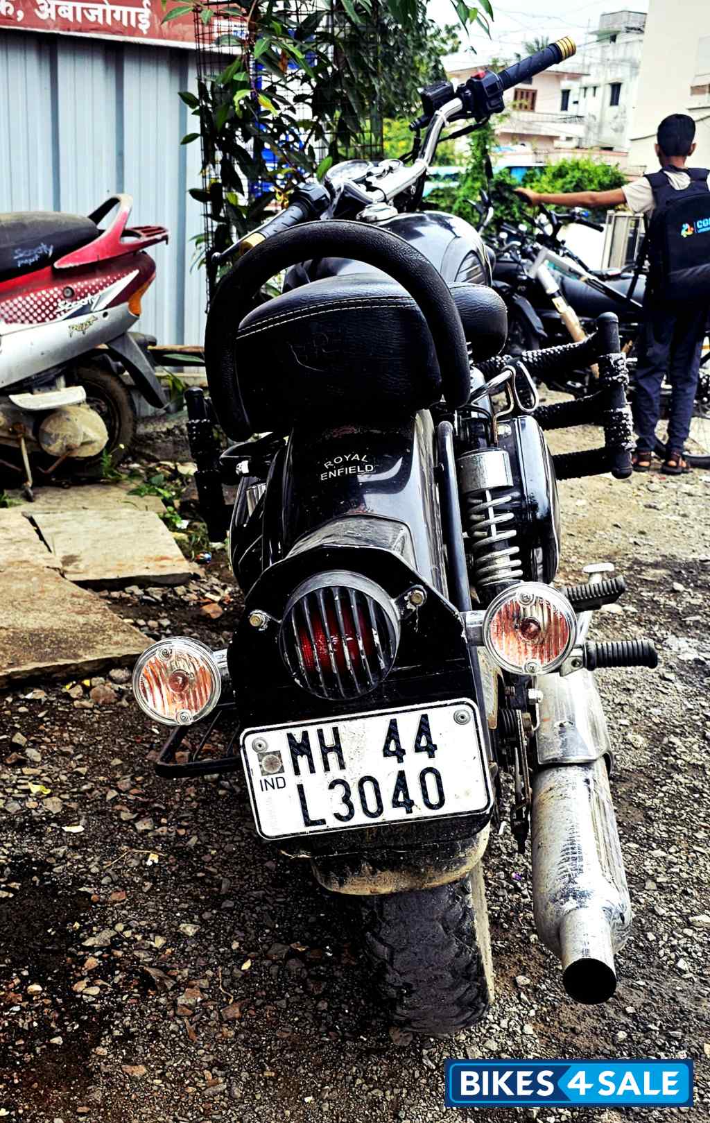 Black Royal Enfield Classic 350