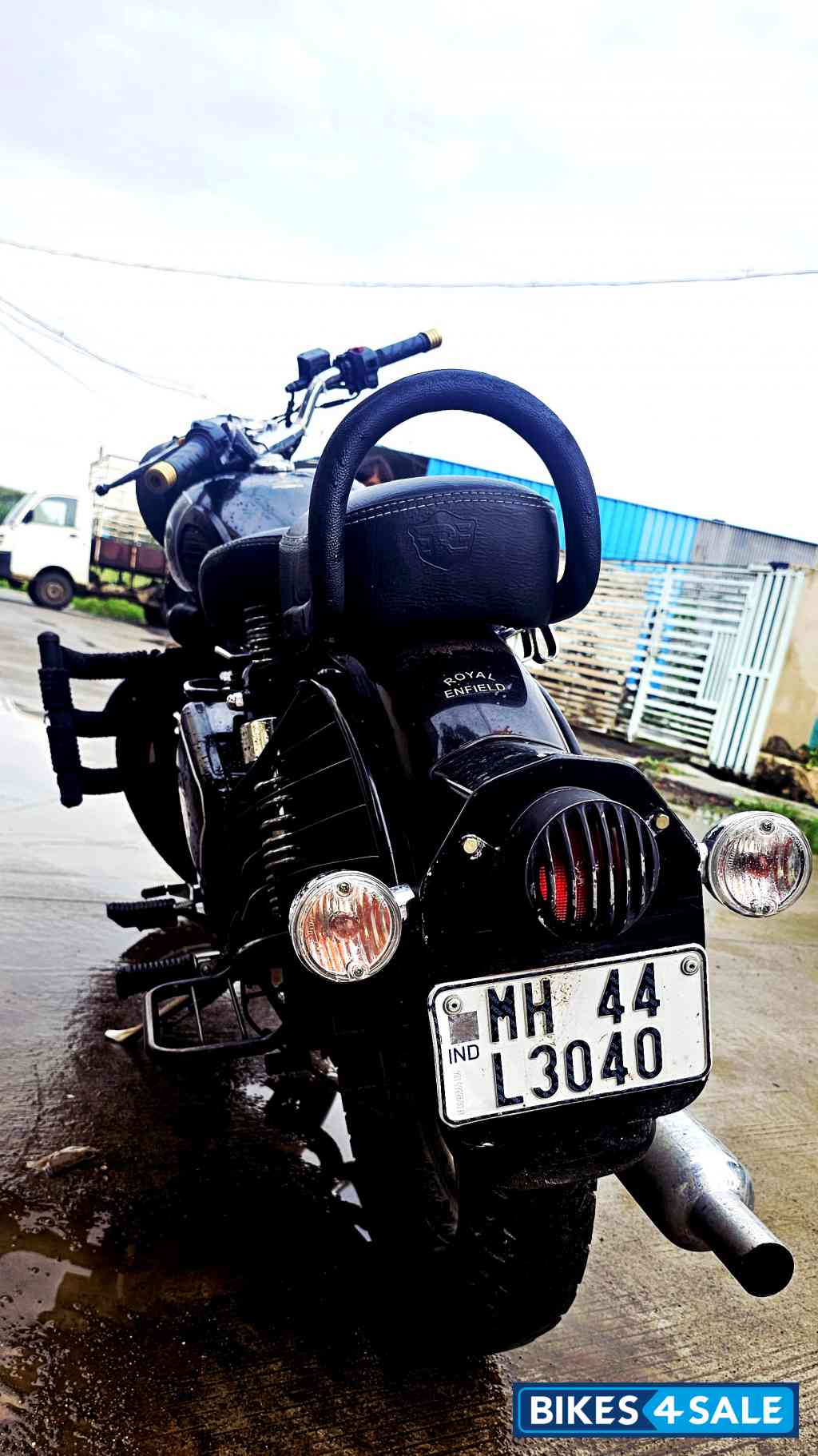 Black Royal Enfield Classic 350