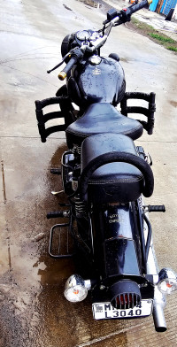Black Royal Enfield Classic 350