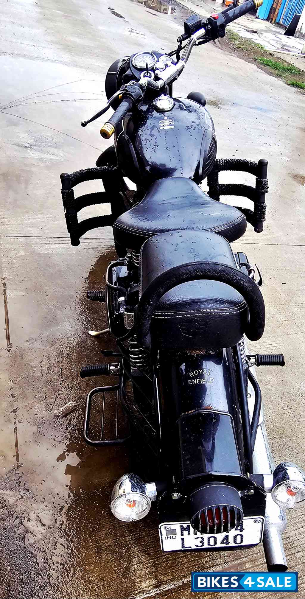 Black Royal Enfield Classic 350