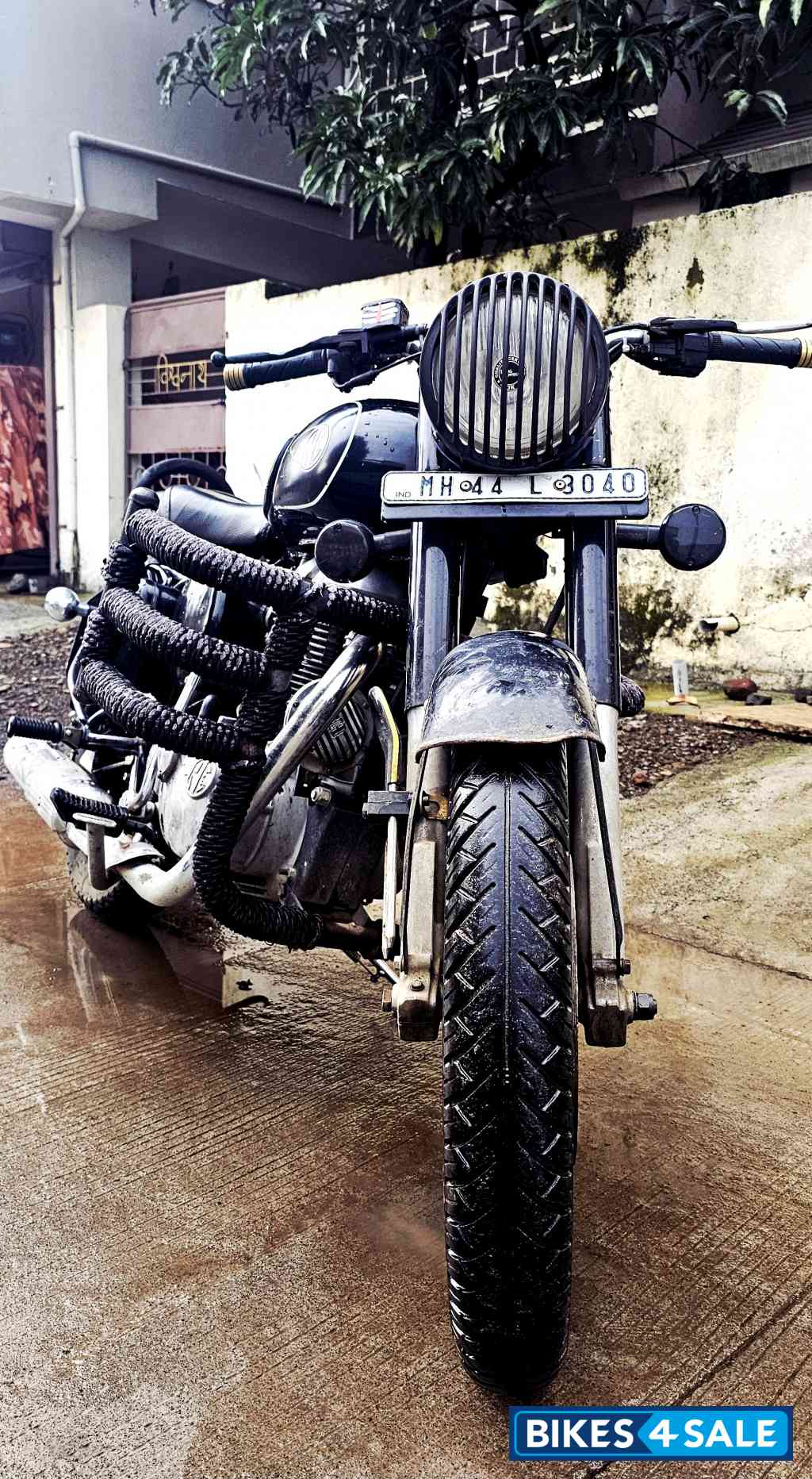 Black Royal Enfield Classic 350