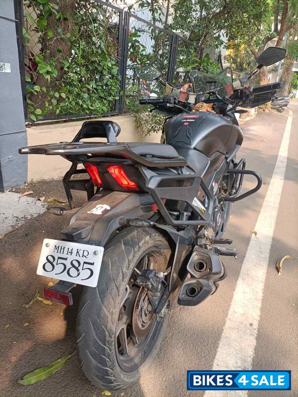Bajaj Dominar 400 Disc