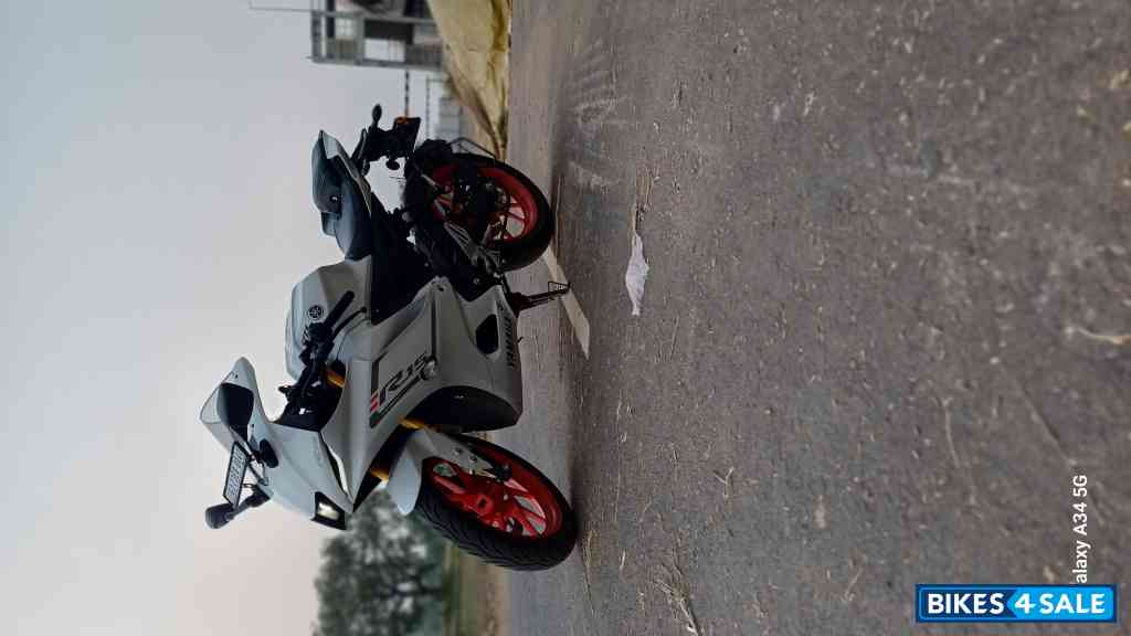 Yamaha R15 V4