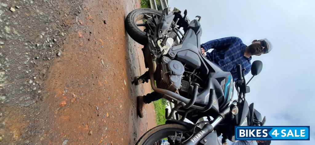 Black Yamaha FZ-S FI V2