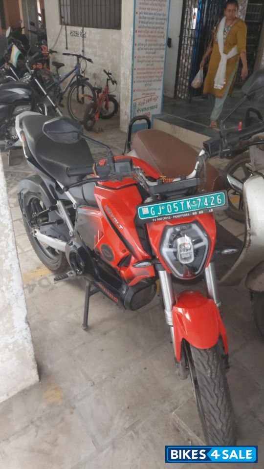 Red Revolt RV400 Eclipse Red