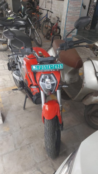 Red Revolt RV400 Eclipse Red