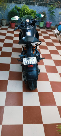 A Black KTM RC 200