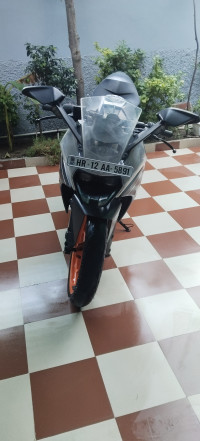 A Black KTM RC 200
