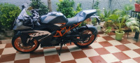 A Black KTM RC 200