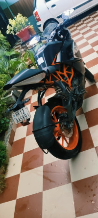 A Black KTM RC 200