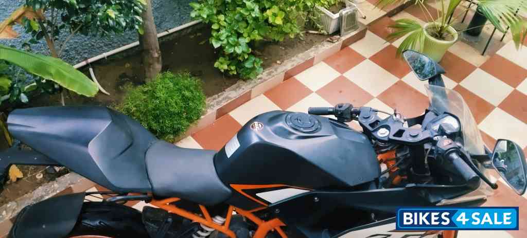A Black KTM RC 200 A Black KTM RC 200