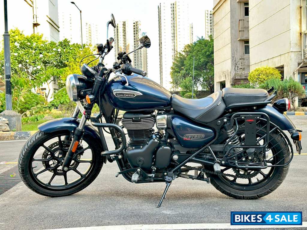 Blue Royal Enfield Meteor 350