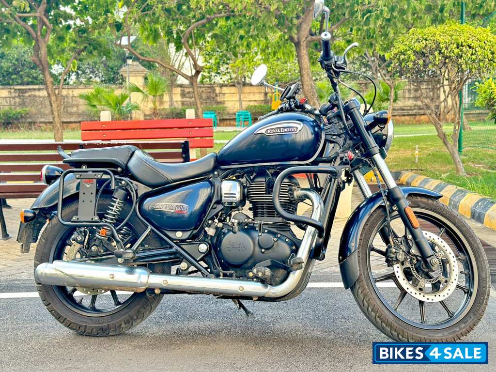 Blue Royal Enfield Meteor 350