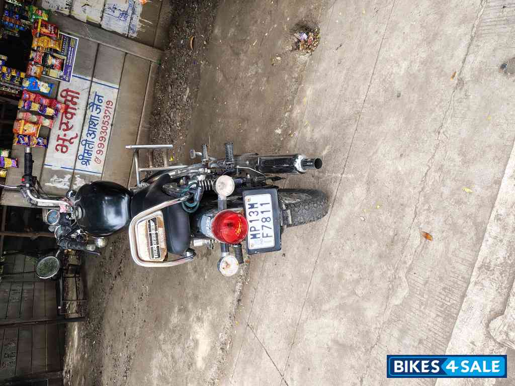 Black Royal Enfield Thunderbird 350