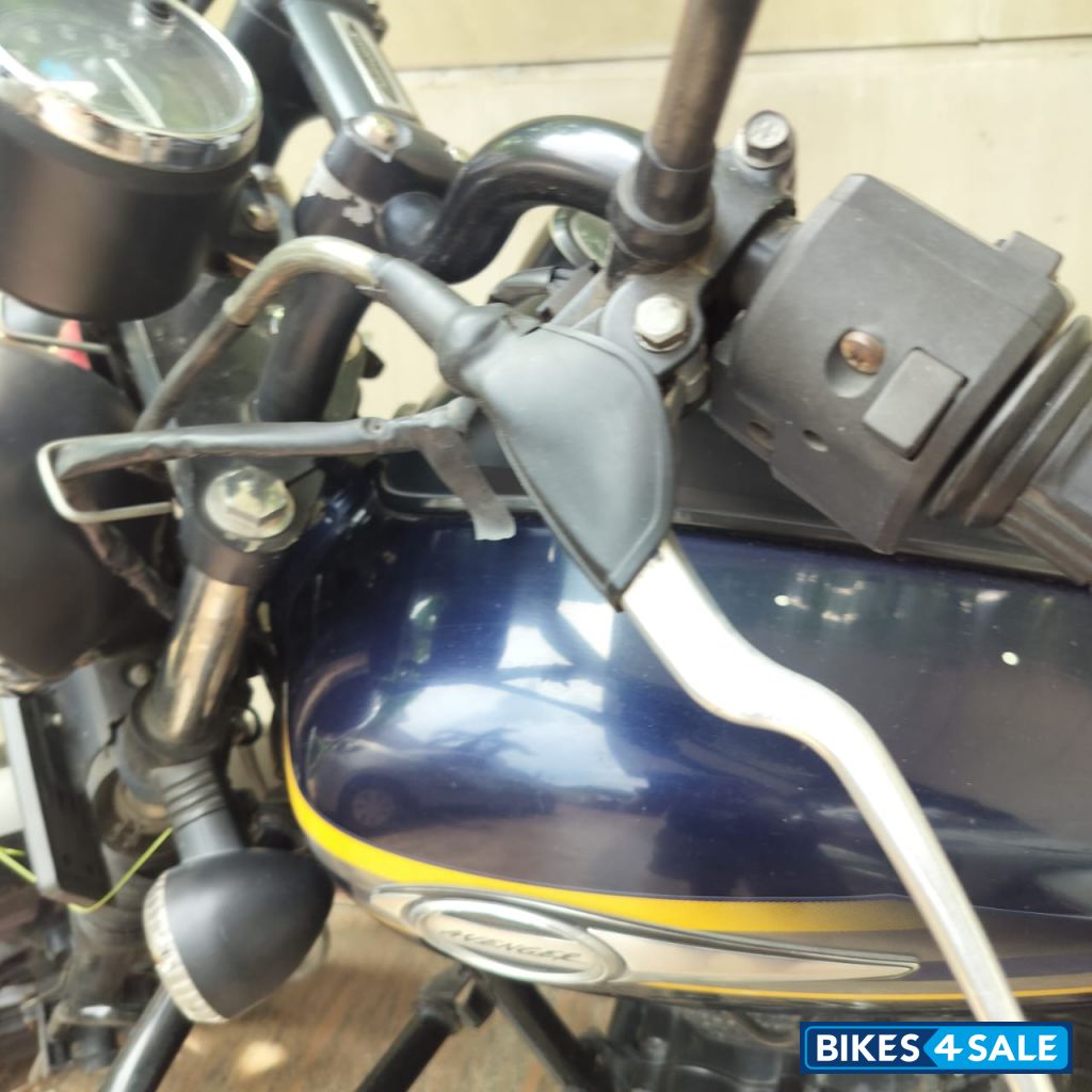 Bajaj Avenger