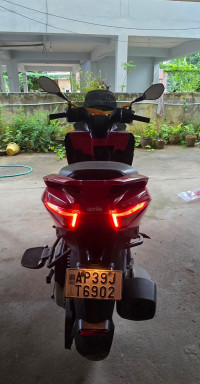 Red Aprilia SXR 125