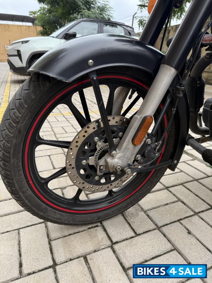 Stealth Black Royal Enfield Classic 350 BS VI