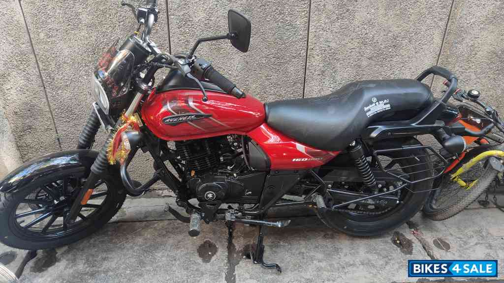 Red Bajaj Avenger Street 160