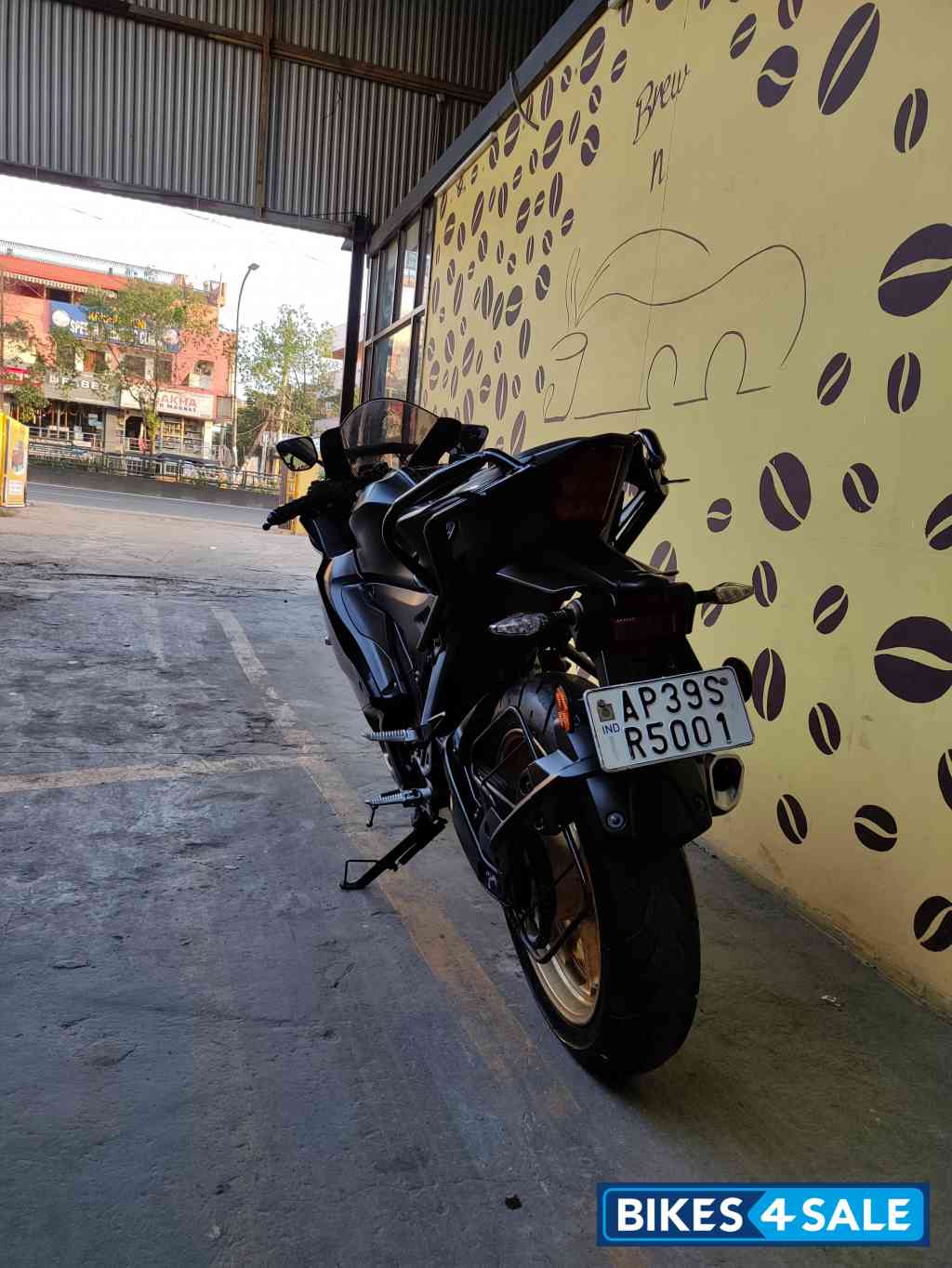 Matte Black Yamaha R15 V4