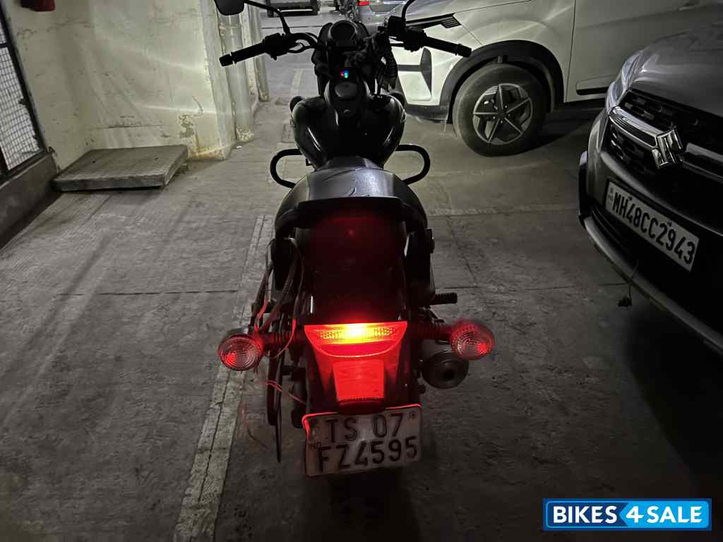 Bajaj Avenger Street 220