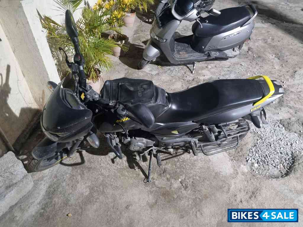 Bajaj Pulsar 150 Neon Bajaj Pulsar 150 Neon