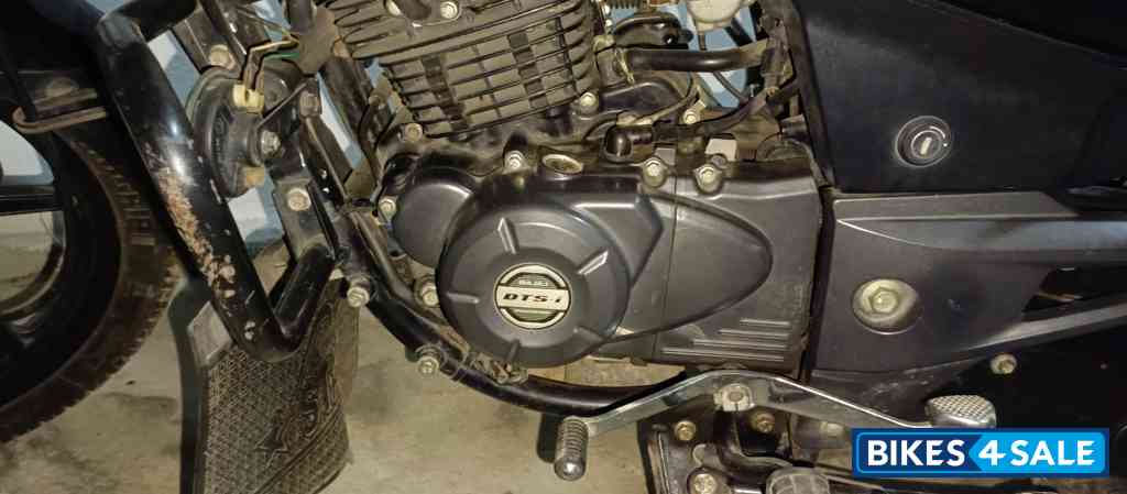 Black Bajaj Pulsar 125 Neon Disc Single Seat