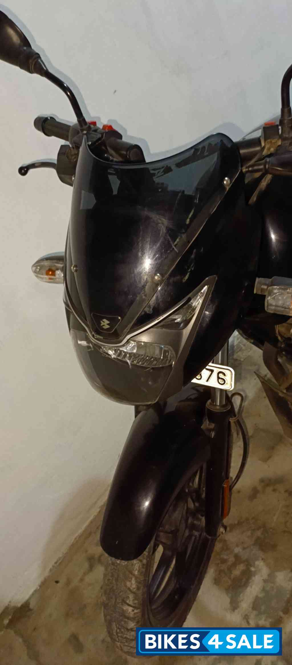 Black Bajaj Pulsar 125 Neon Disc Single Seat