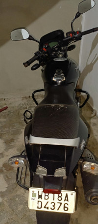 Black Bajaj Pulsar 125 Neon Disc Single Seat
