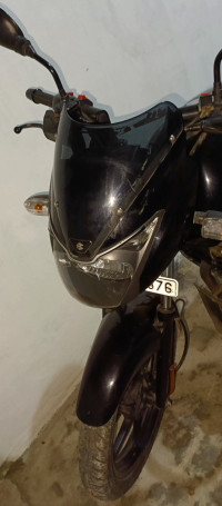 Black Bajaj Pulsar 125 Neon Disc Single Seat