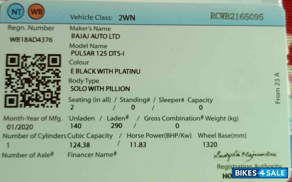 Black Bajaj Pulsar 125 Neon Disc Single Seat